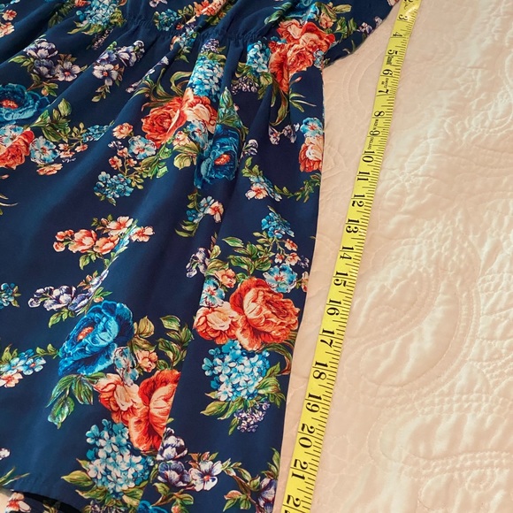 Forever 21 floral dress - Picture 7 of 7